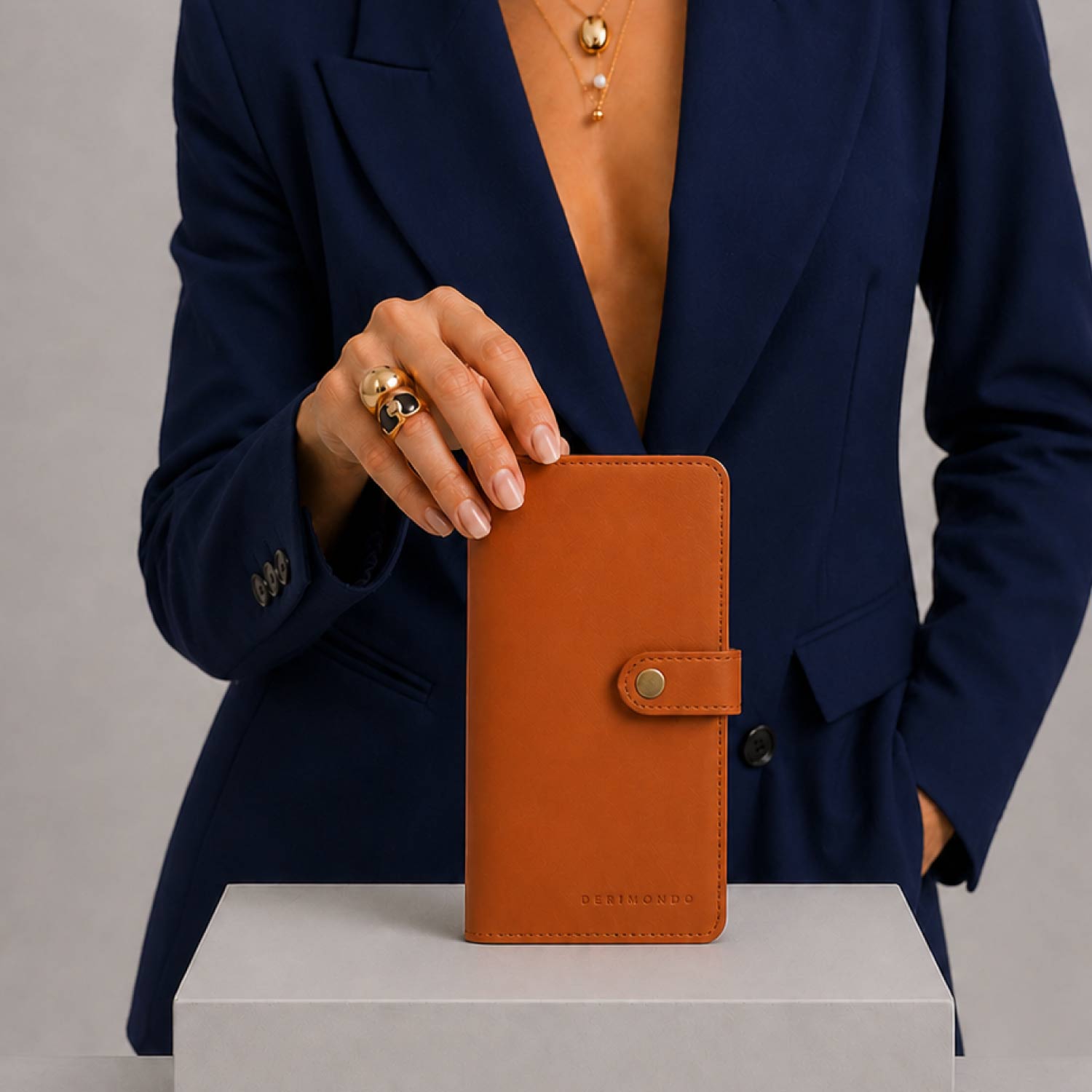 #Color_Saddle Tan